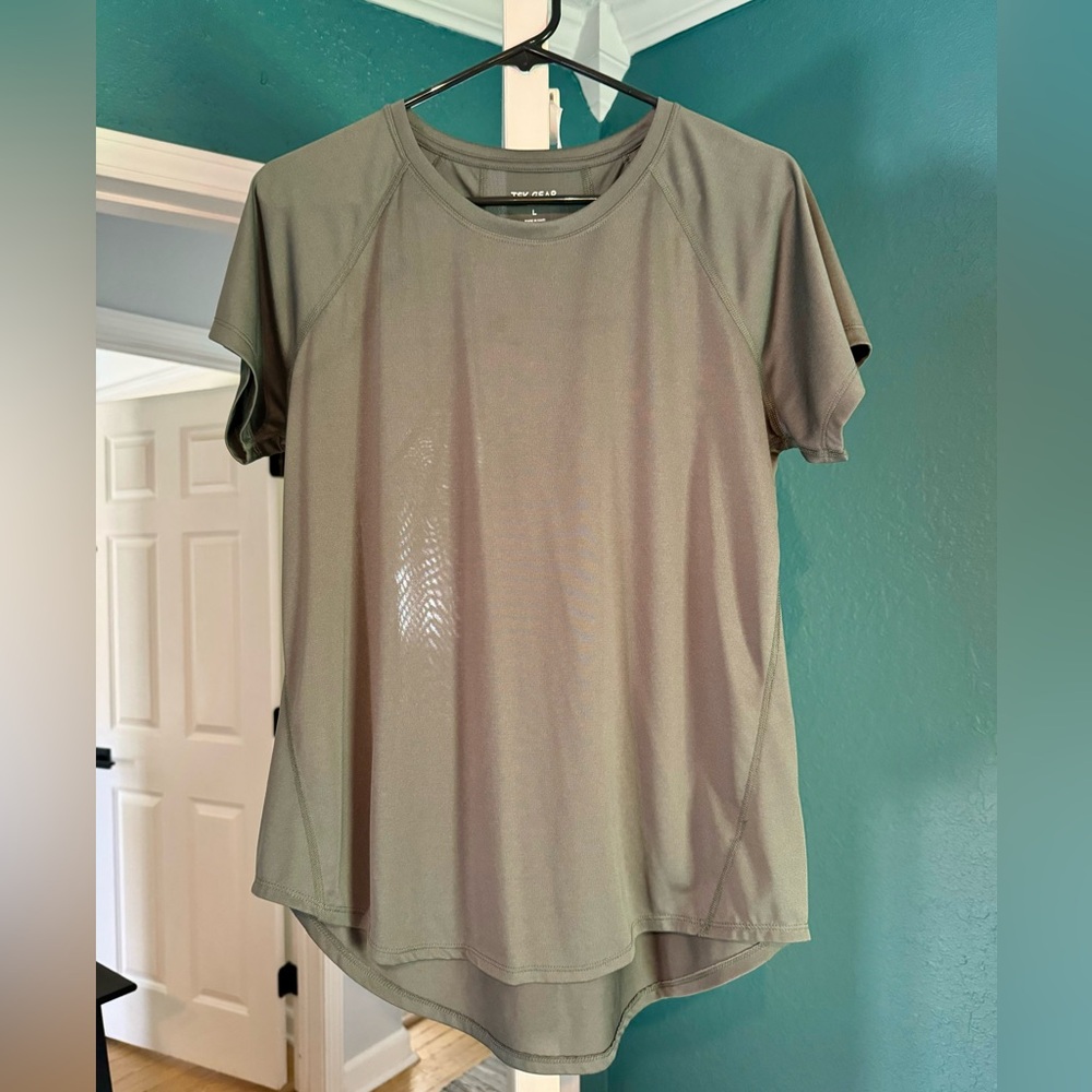LOT OF 5 - Tek Gear Short Sleeve Tee - Picture 2 of 7